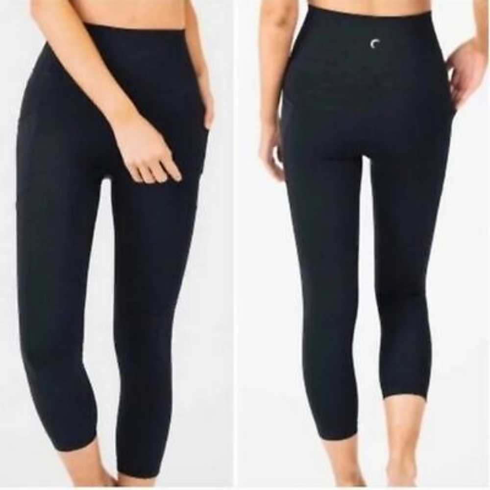 Zyia Pocket Black Crop Leggings